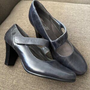 Aerosoles Domino Women’s Black Leather Mary Jane Heels Comfort Pumps Size 6M